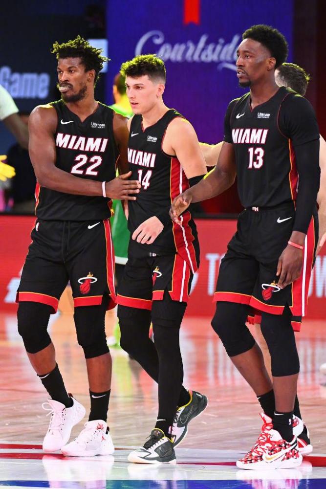 索尼克与塔 索尼克与塔